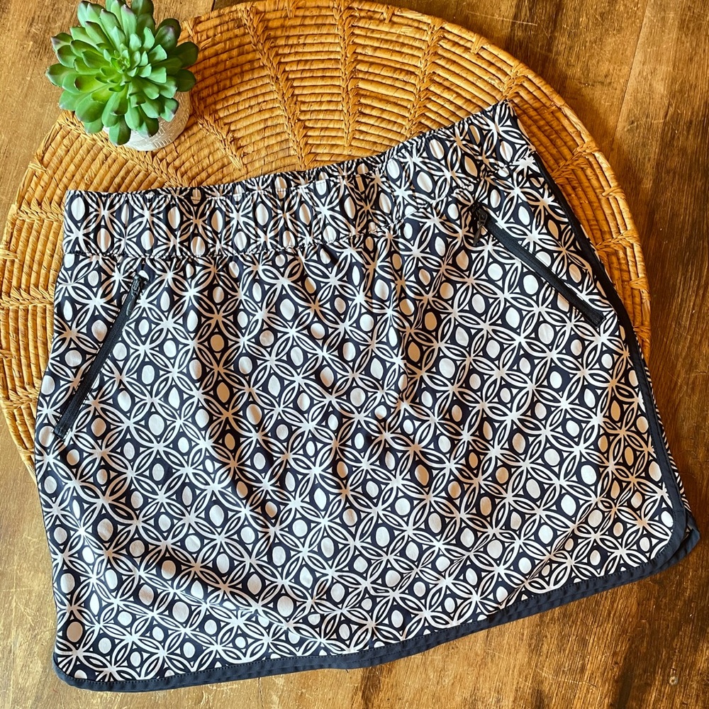 Navy/white Talbots Sporty Skort, size LP